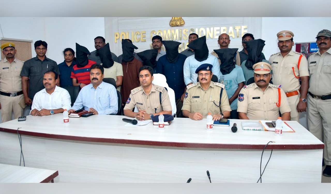 Fake currency and 1:3 exchange scam uncovered in Warangal, eight held