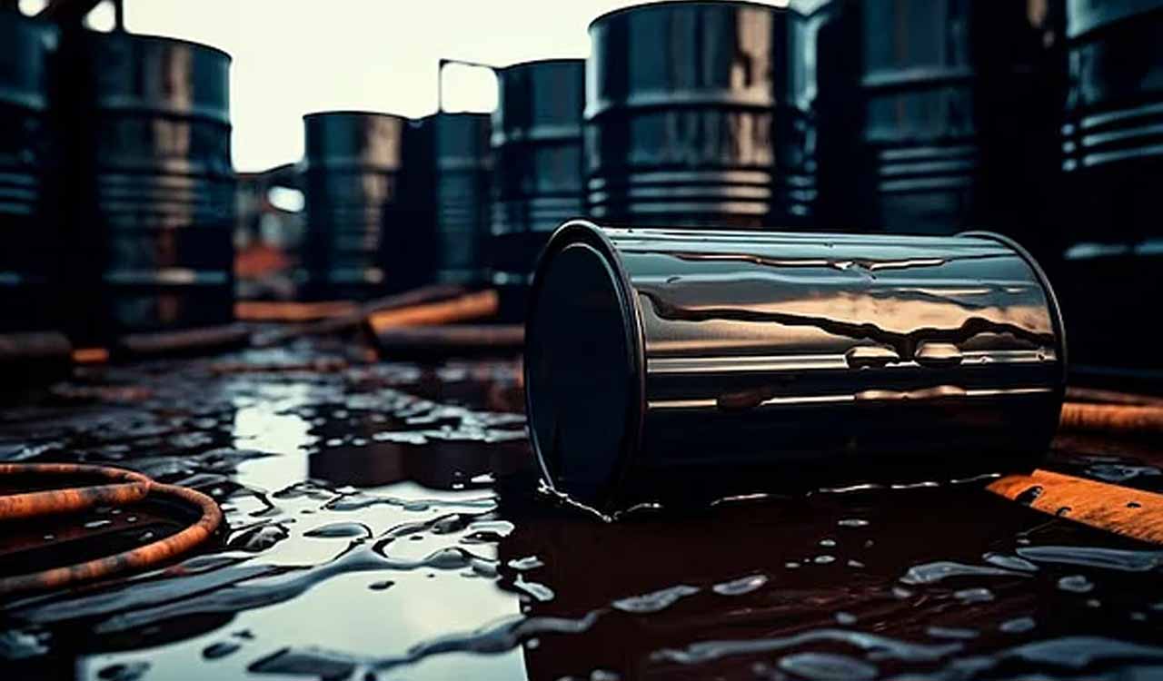 Crude oil futures rise on firm spot demand