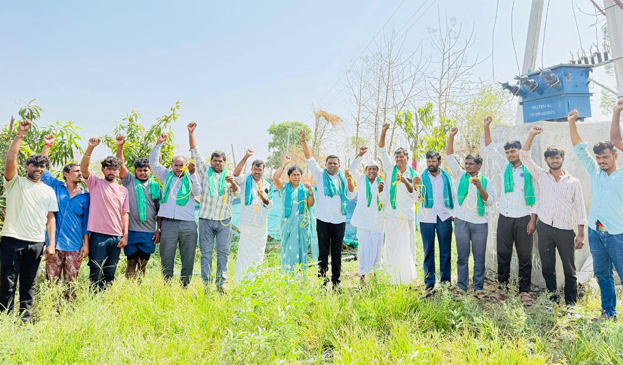 Farmers oppose installation of meters to agriculture meters in Adilabad