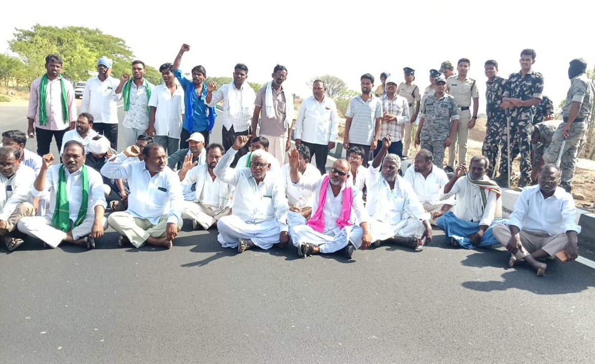 Farmers intensify protests across Telangana over delayed procurement