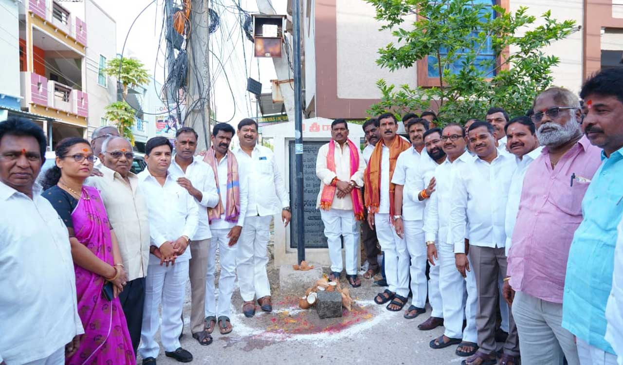Mahipal Reddy programme sparks row in Ameenpur