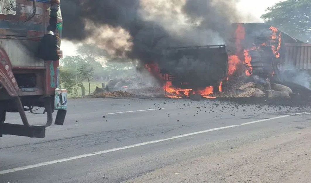Two persons burnt alive in road accident in Khammam
