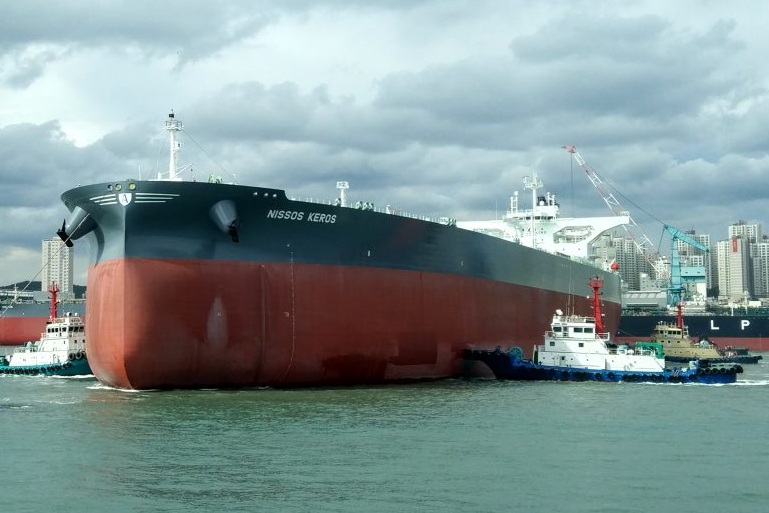India-bound oil tanker crosses Strait of Hormuz