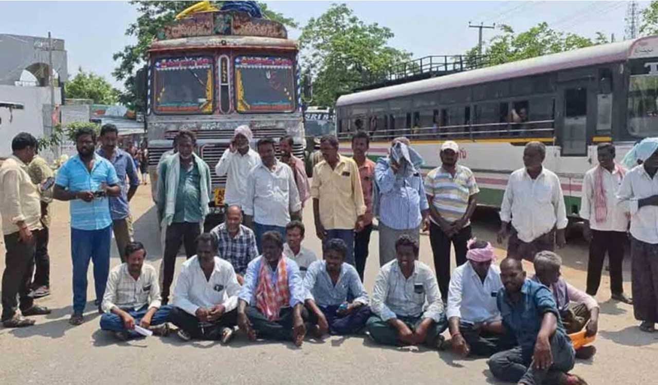 Delay in procurement of maize, paddy irks farmers in Khammam, Kothagudem