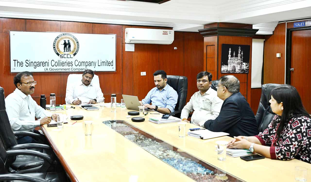Singareni CMD reviews coal handling project progress at RG-II