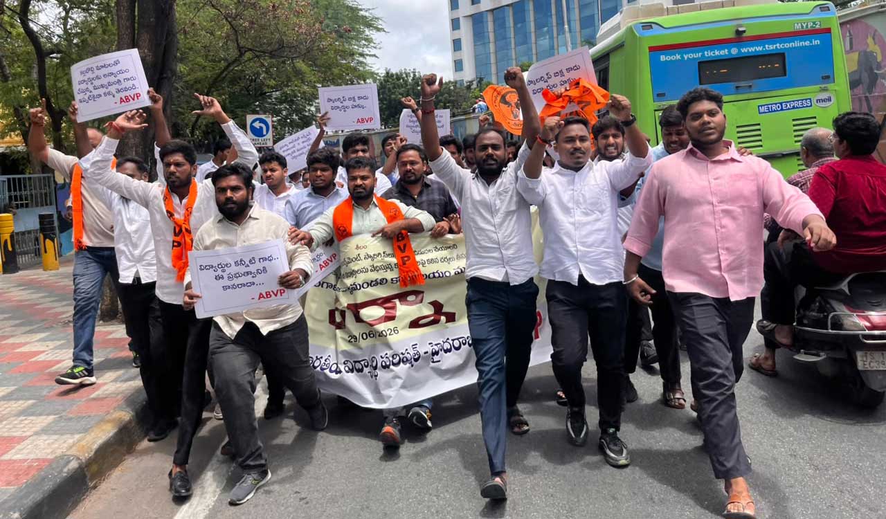 ABVP protests at TGCHE over pending fee reimbursement and scholarships
