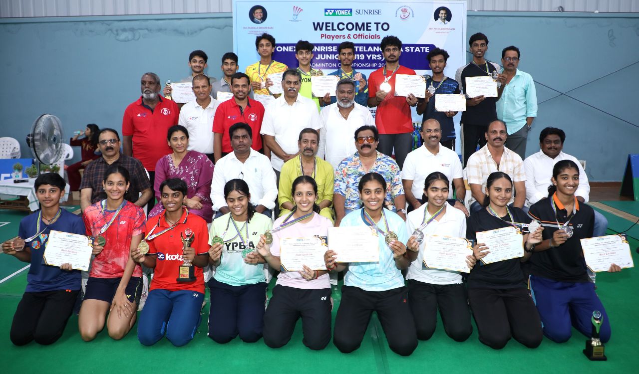 Akhil, Avni bag TS U-19 badminton titles