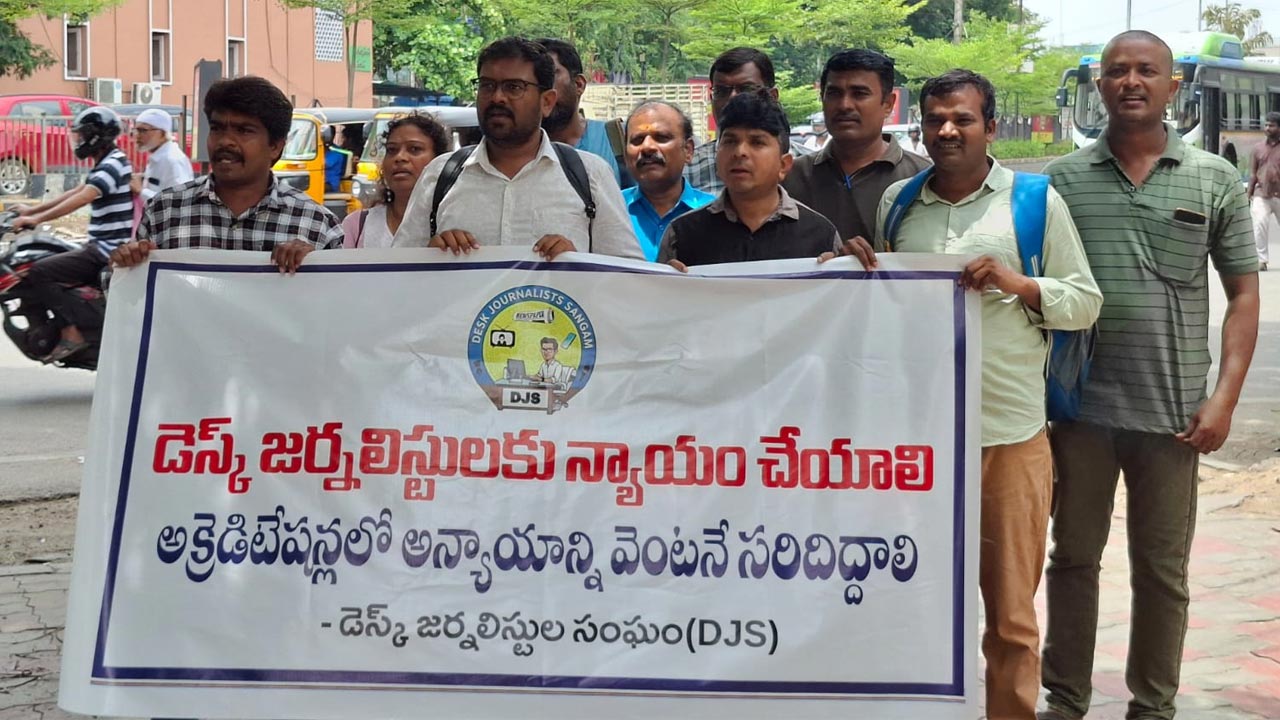 Desk journalists stage protest, demand fair accreditation process