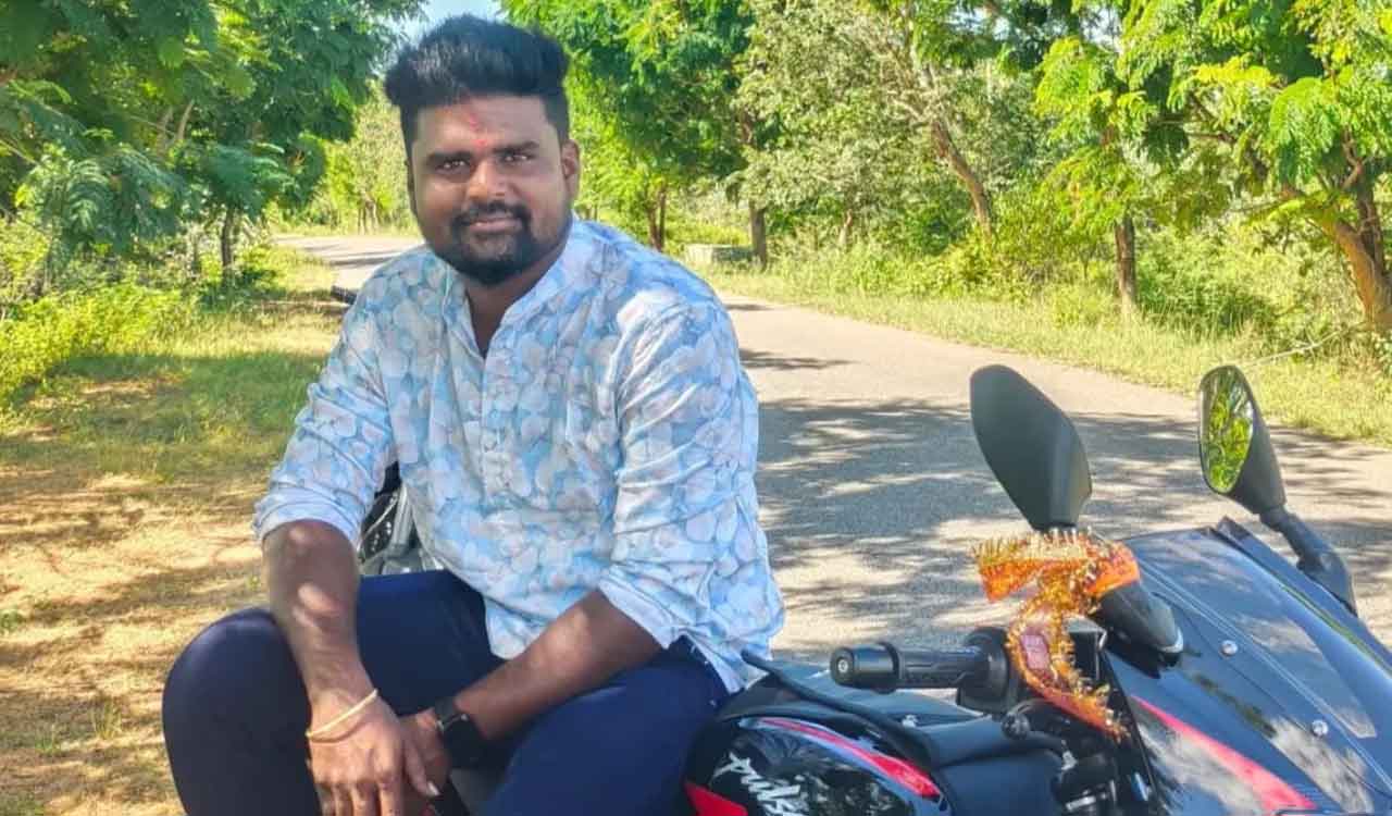 Fake IPS trainee, MBBS graduate dupe two women of cash and gold in Medak