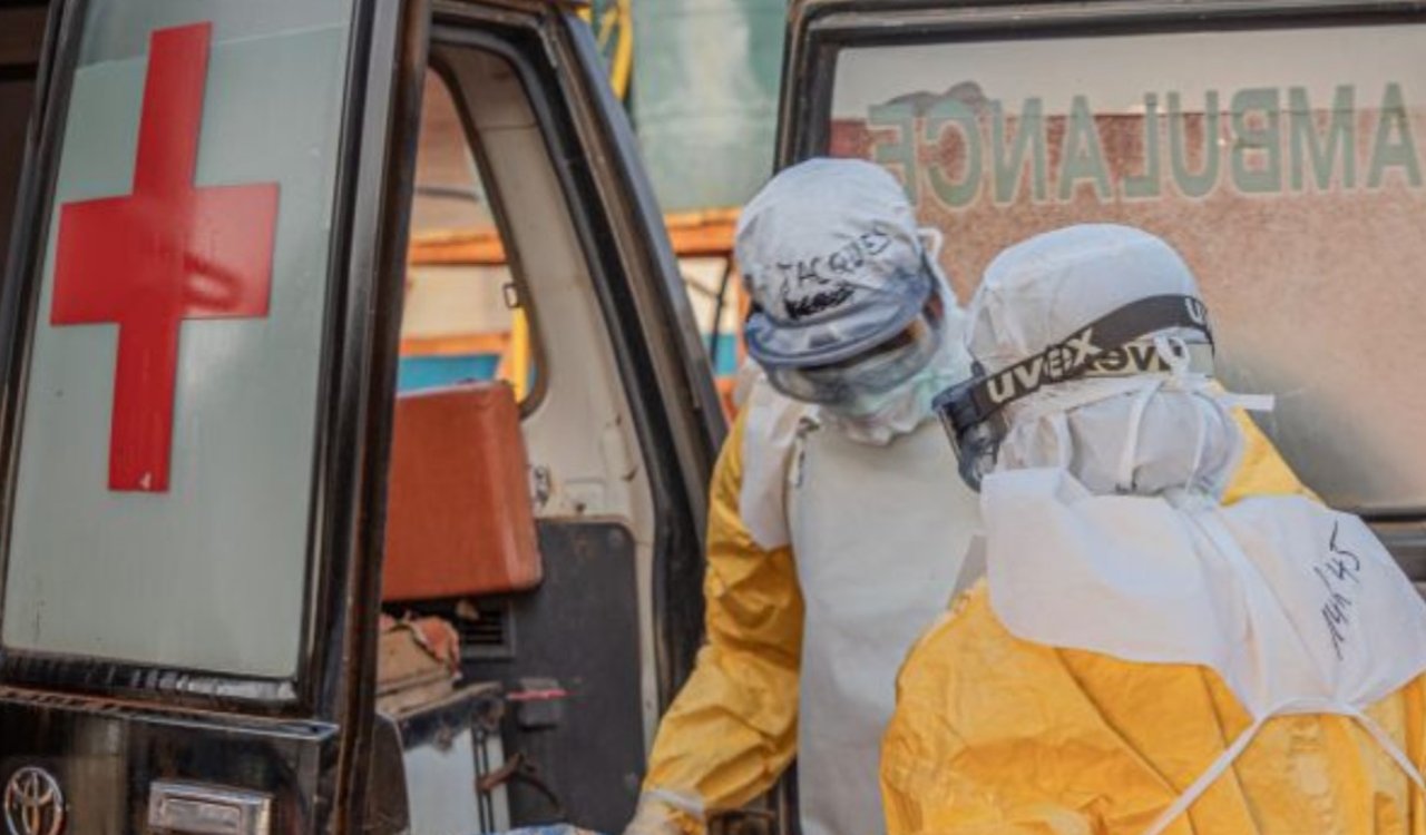 France identifies five contacts after doctor tests positive for Ebola