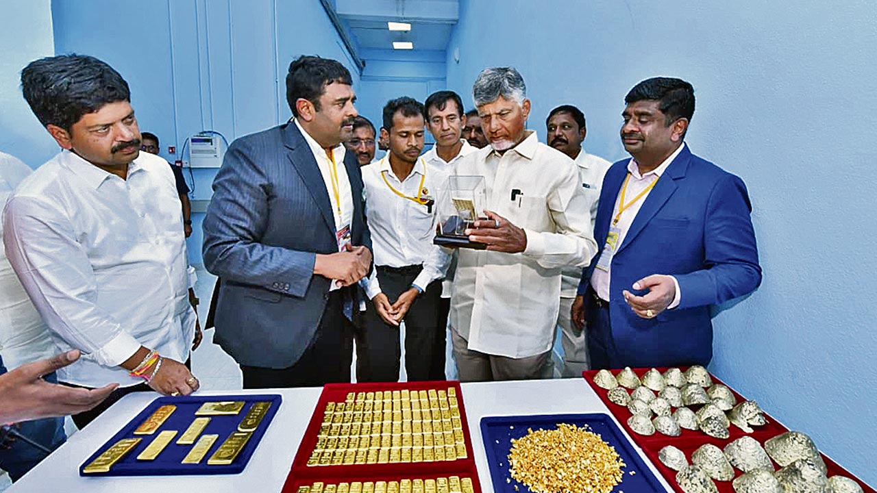 Chandrababu Naidu inaugurates Rs 405-crore gold mining project in Kurnool