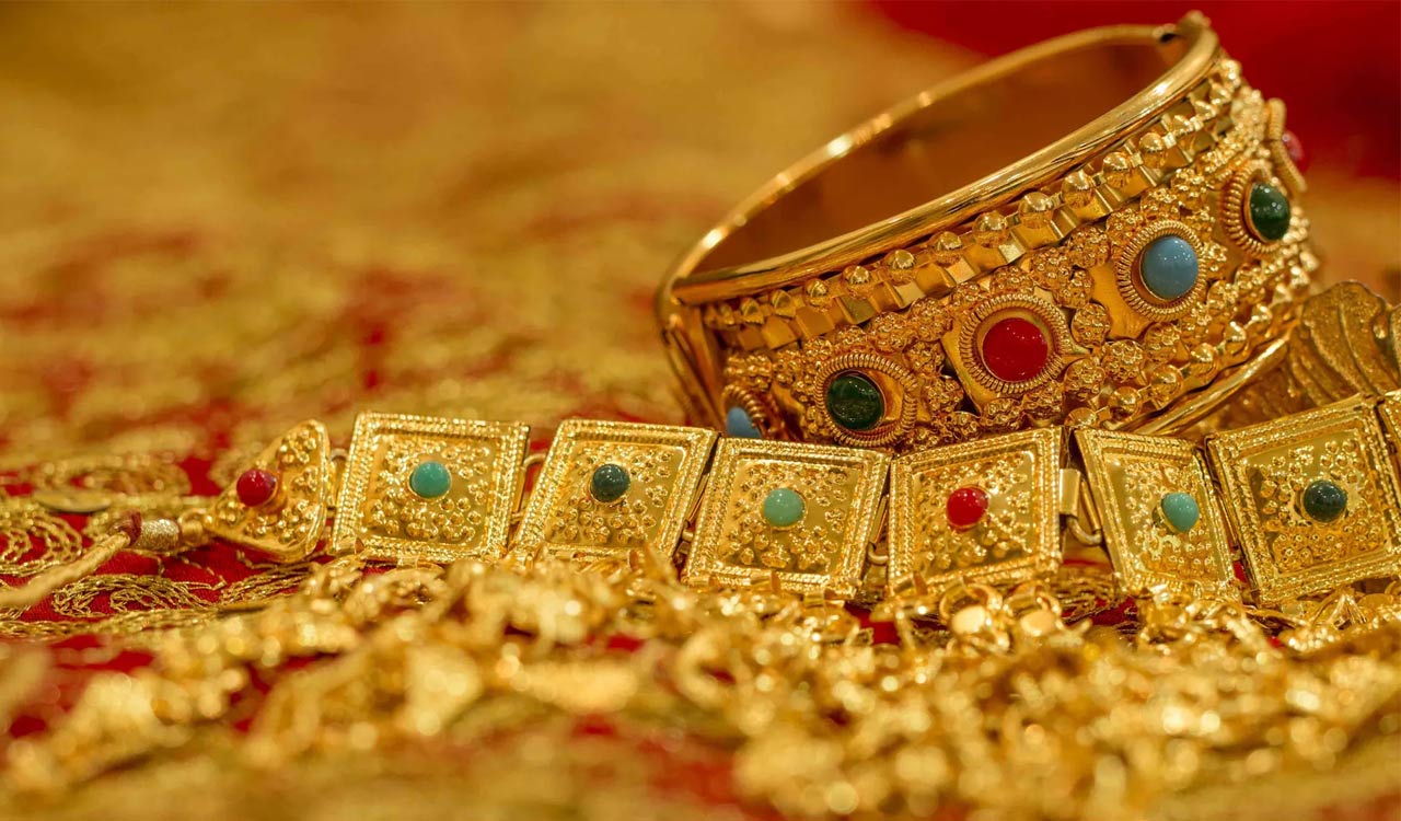Gold worth crores missing from bank locker in UP’s Firozabad, three booked