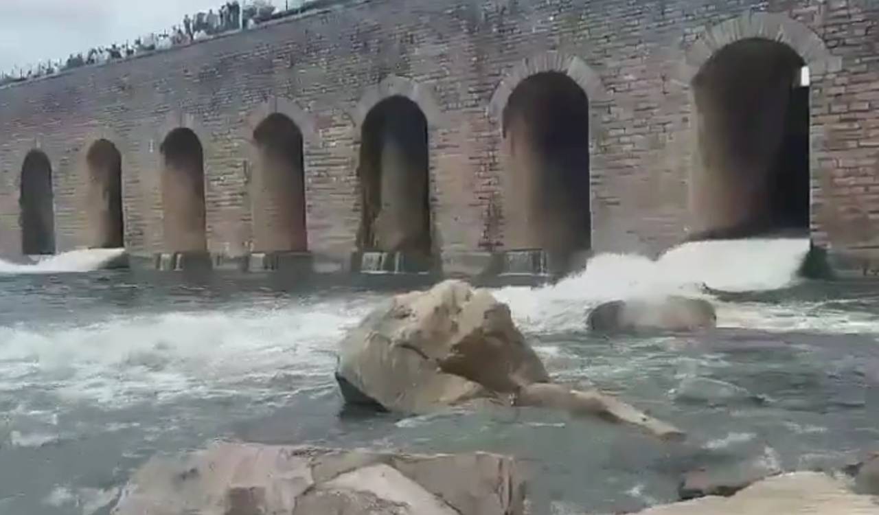 Himayat Sagar water level rising after rains, HMWSSB on alert