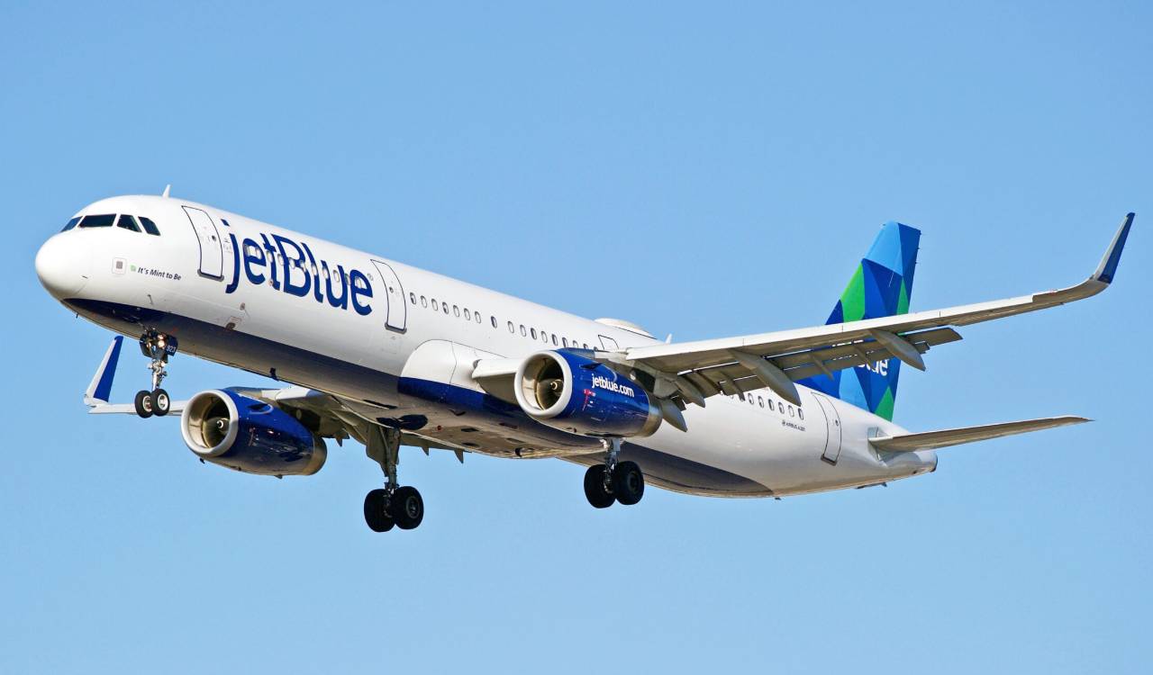 JetBlue pilot reports drone strike near New York’s JFK airport