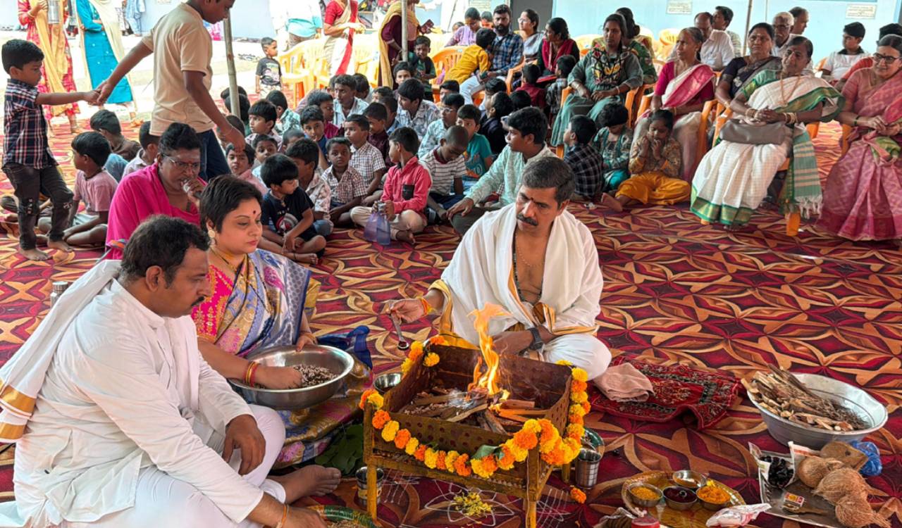 Khammam: Ramakrishna Vidyalayam welcomes students with vedic rituals