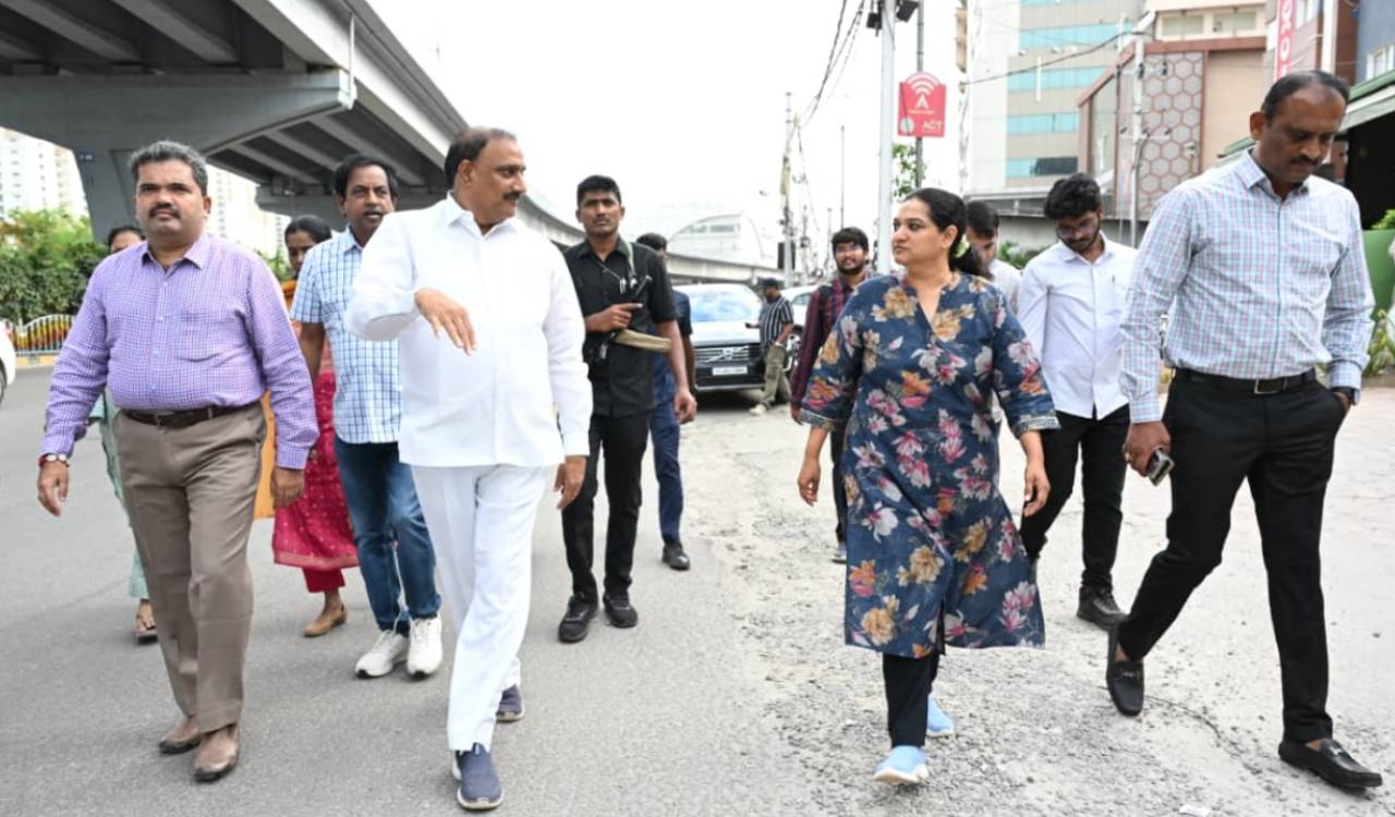 Cyberabad Commissioner reviews land acquisition for Kondapur flyover project