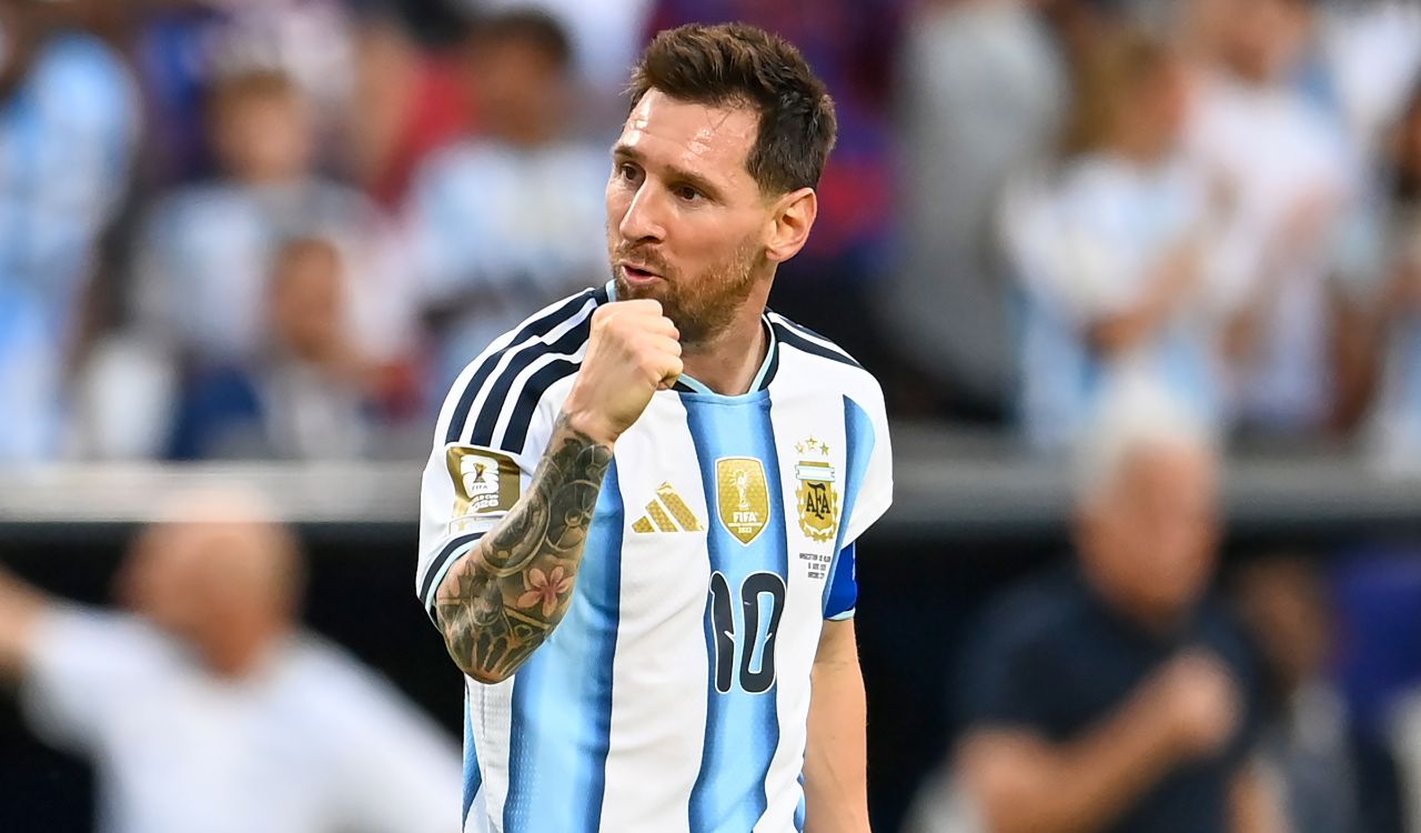 Lionel Messi becomes first player to score in seven straight World Cup games as Argentina beat Jordan