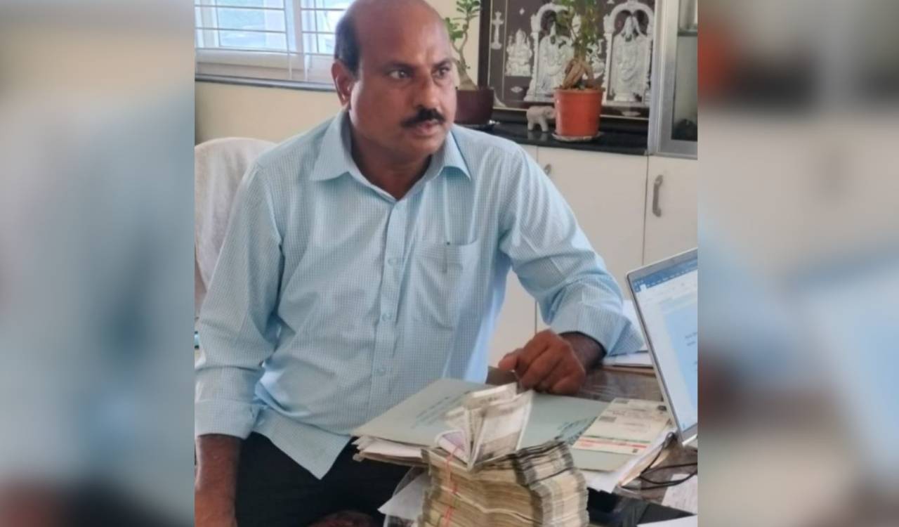 ACB raids Nizamabad Excise Superintendent Mallareddy, disproportionate assets case registered