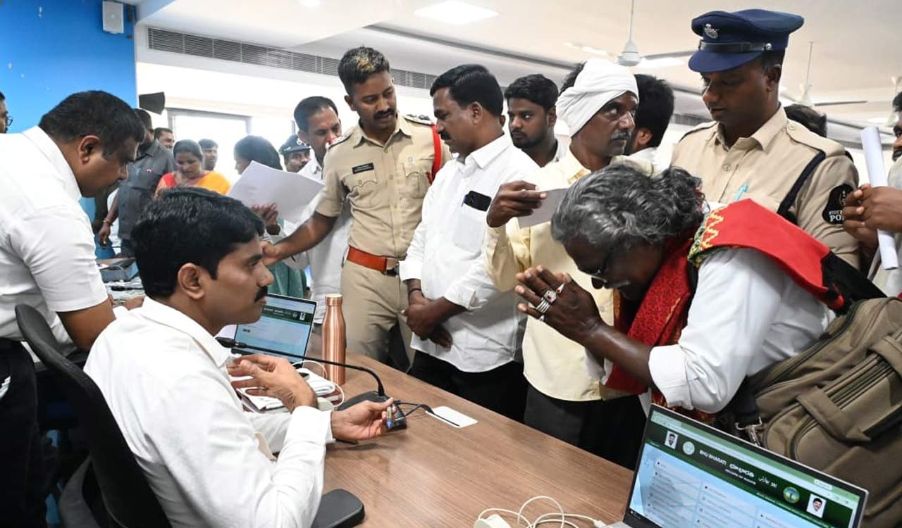 Padma Shri awardee Mogulaiah awaits house patta for plot allotted by BRS government