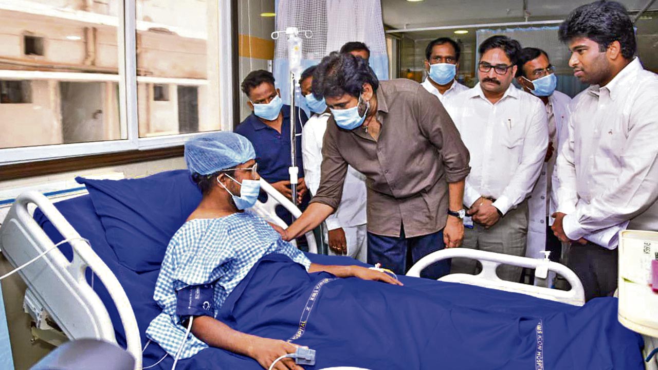 Pawan Kalyan, Lokesh assure support to Vizag Steel Plant victims