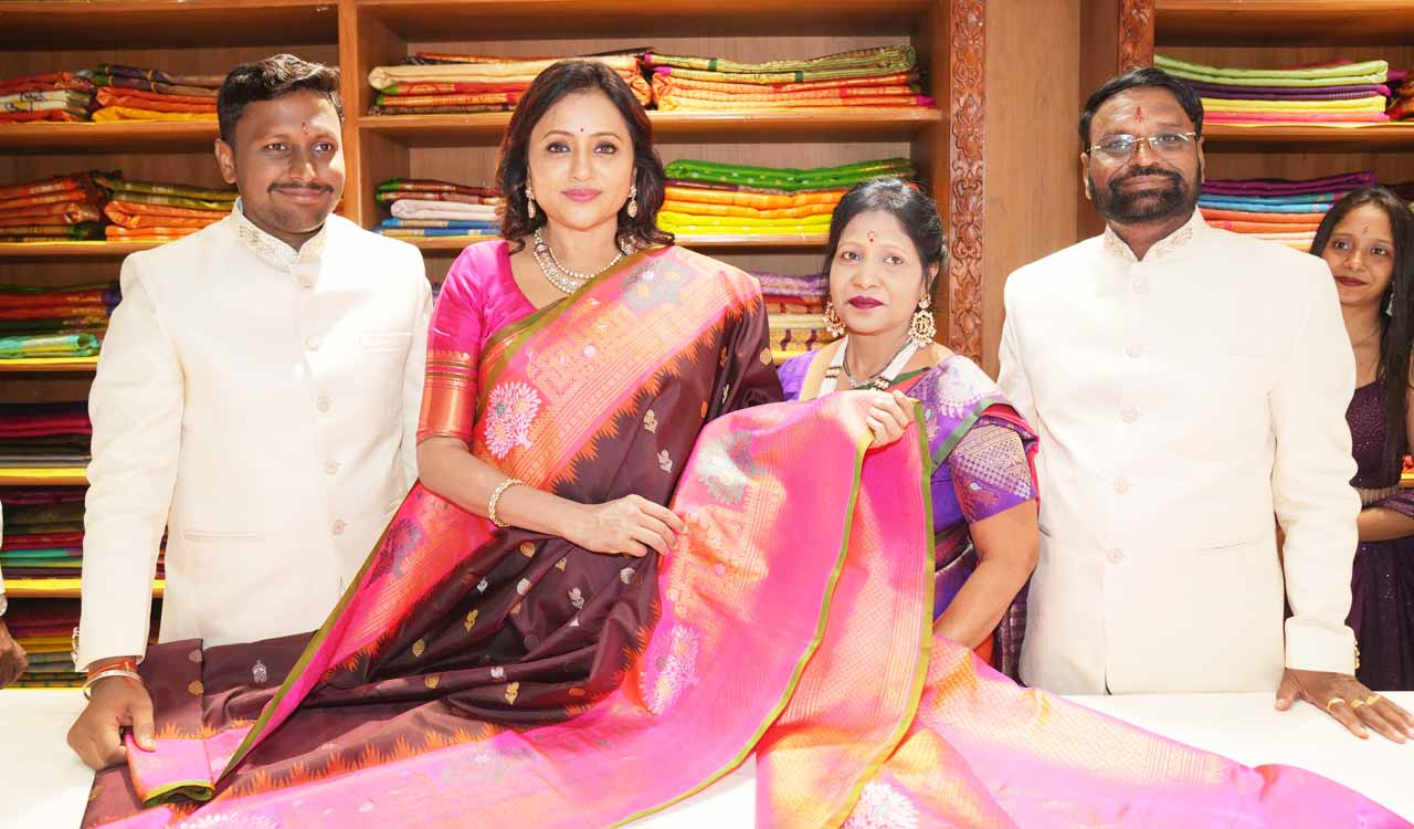 Gadwal Weavers Society opens new store in Hyderabad’s Jubilee Hills