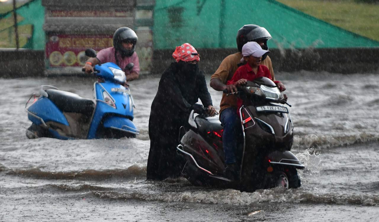 Heavy rain lashes Hyderabad, IMD says monsoon yet to arrive
