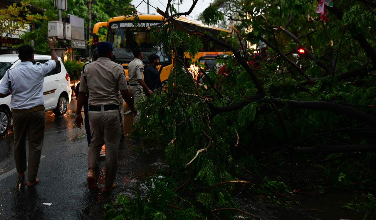 Power supply officials say report any snapped electric line to 1912 immediately
