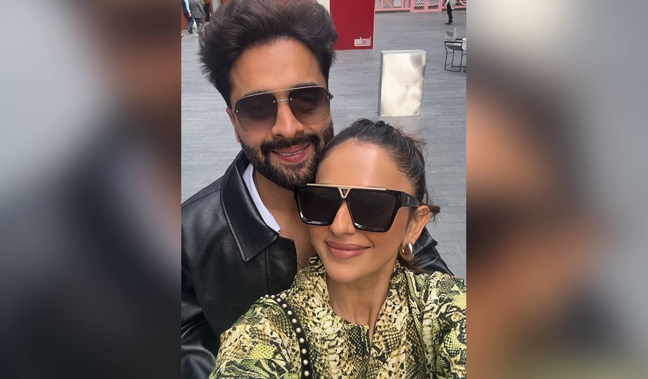 Rakul Preet Singh, Jackky Bhagnani take their first drive in an AI driven car: We were scared