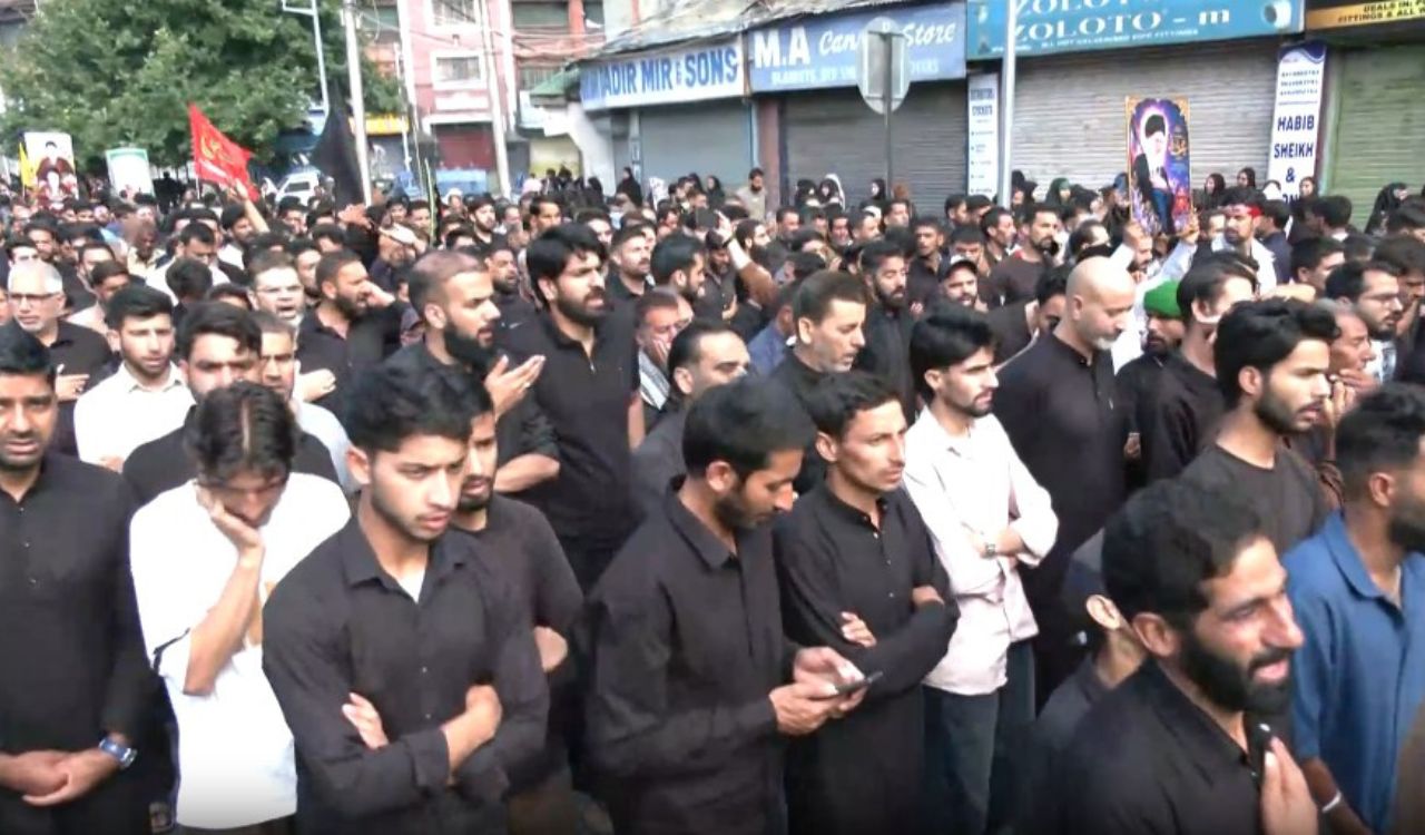 Shia Muslim mourners join Muharram procession in J&K’s Srinagar