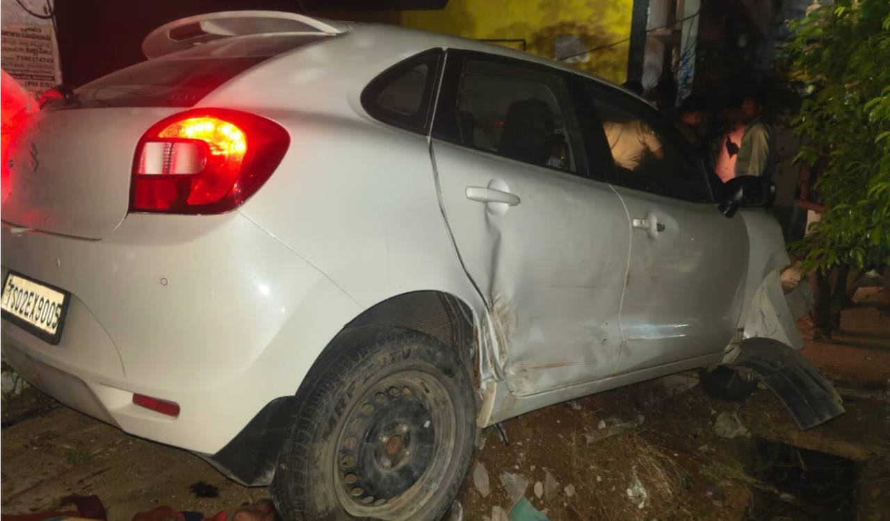 Siddipet: Three die as car crashes into roadside house on Rajiv Rahadari