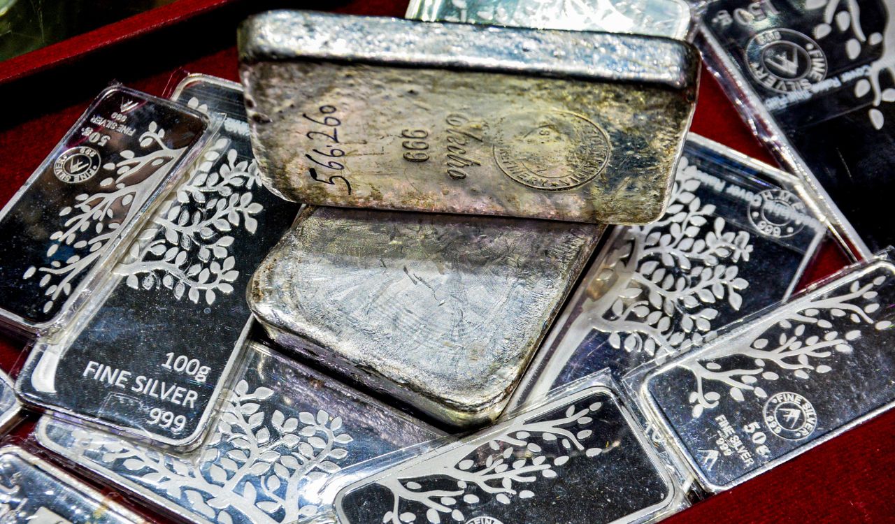 Silver futures tumble over 3 pc to Rs 2.42 lakh/kg as Fed signals keep pressure on bullion
