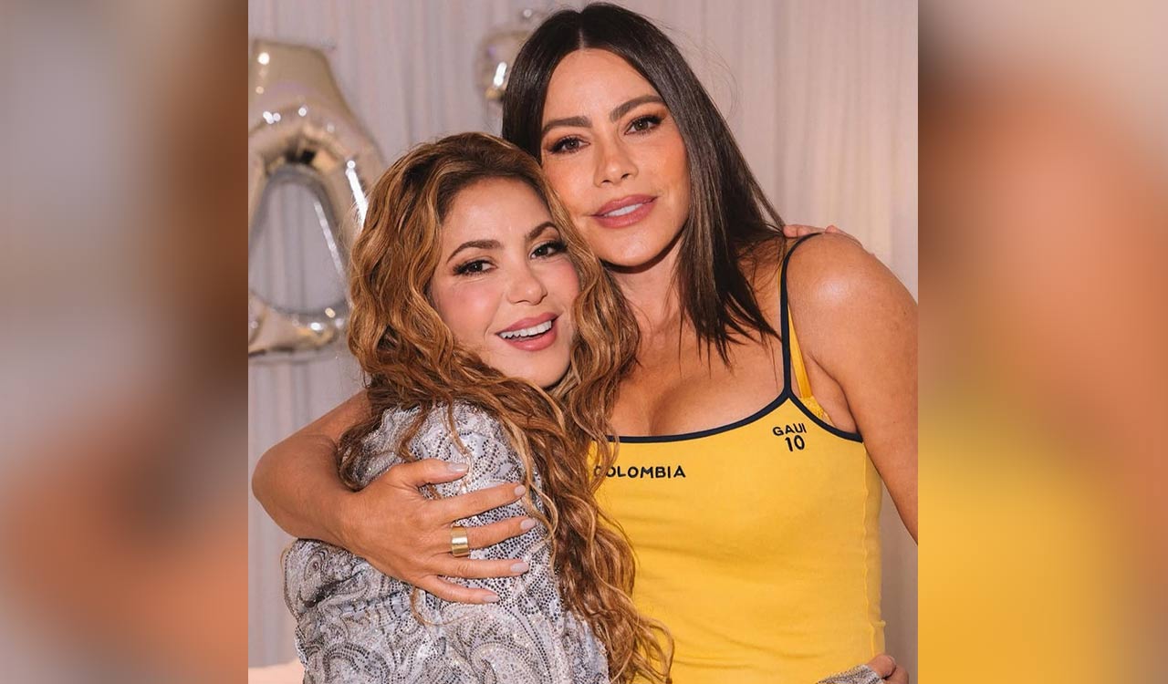 Sofia Vergara dances to ‘Hips Don’t Lie’ as Shakira celebrates her landmark 100th show