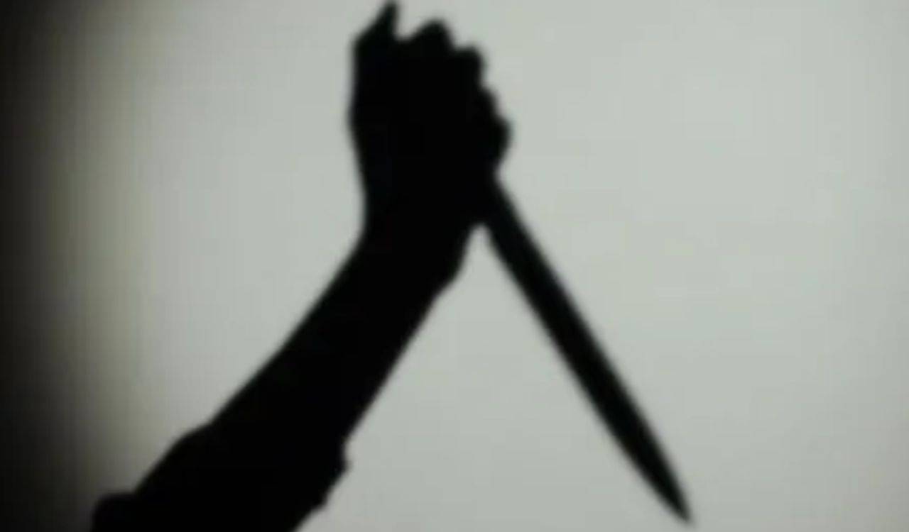 22-year-old passenger stabbed to death on Mumbai local train after argument during heavy rain