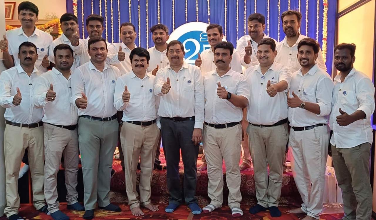Sundaram Finance celebrates 25 years of service at Warangal branch