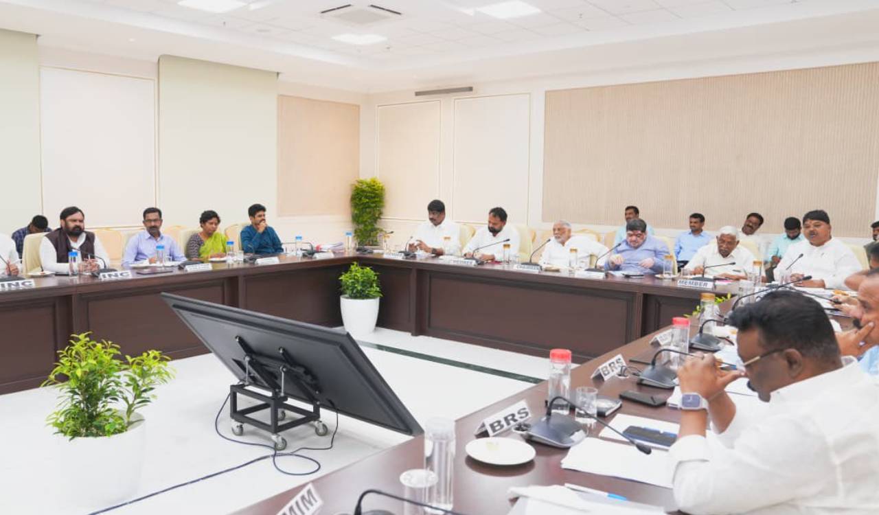 BRS questions presence of rival parties in Telangana activists’ panel meet