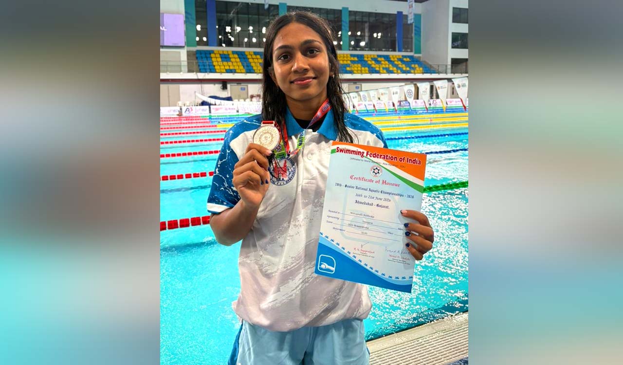Telangana swimmers Vritti, Rithvika win silver medals at Senior National aquatics championship