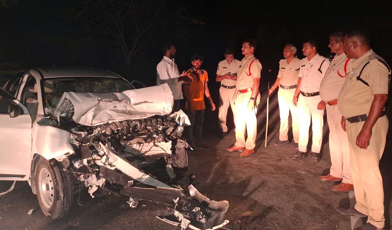Three killed in head-on collision between two cars in Nalgonda