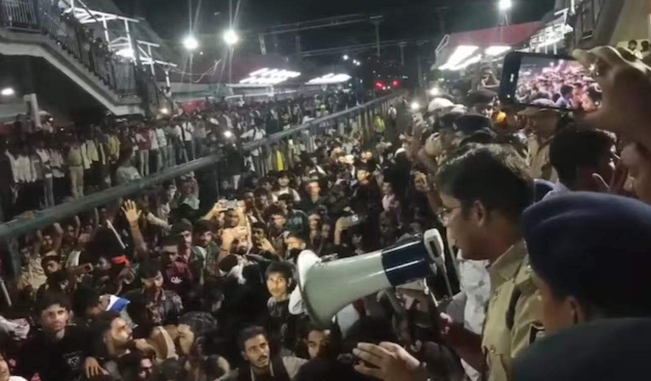 Exam aspirants’ protest disrupts rail traffic in Bihar