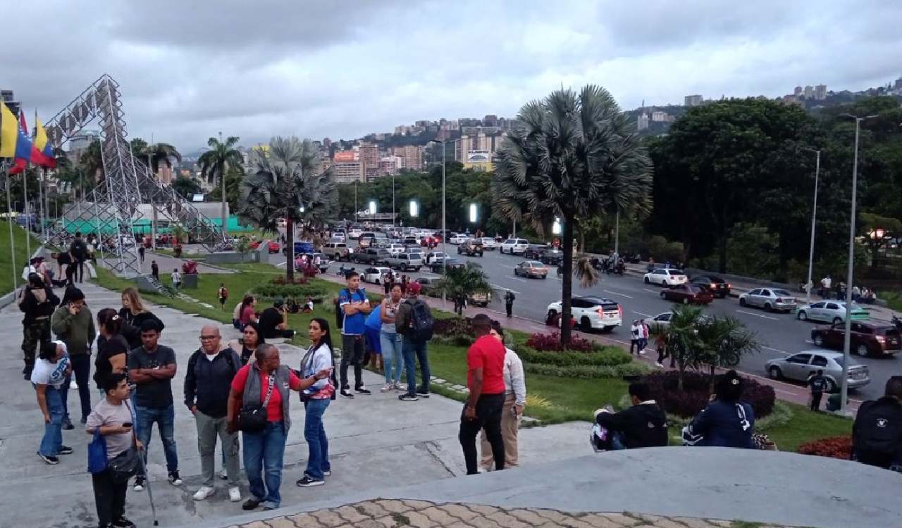Venezuela declares emergency after twin earthquakes rock nation