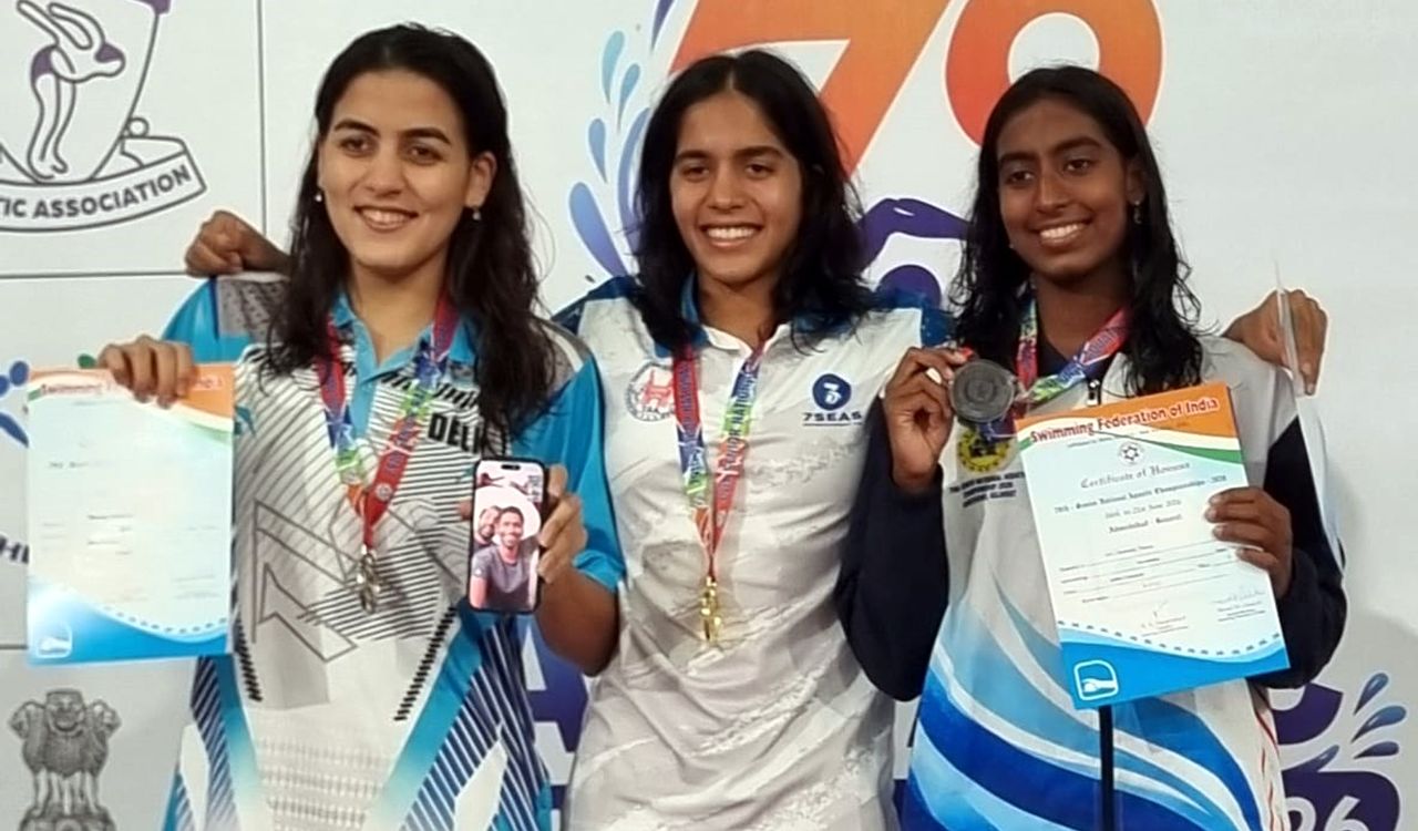 Telangana swimmer Vritti Agarwal wins 800m freestyle gold at Senior National Aquatics Championship