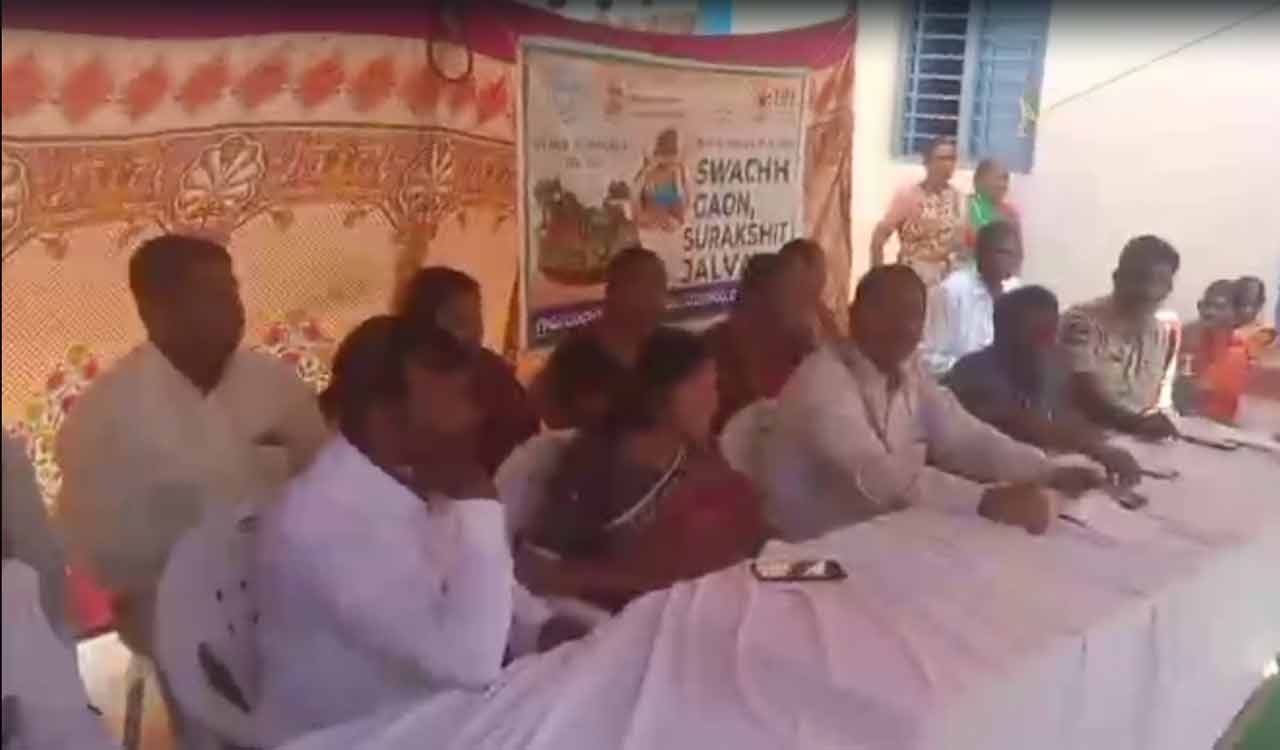 Yacharam farmers boycott Gram Sabha, allege forcible land acquisition despite court stay