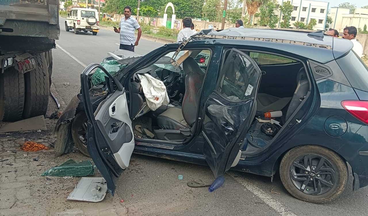 Three, including a three-year-old child, died in separate accidents in Kothagudem
