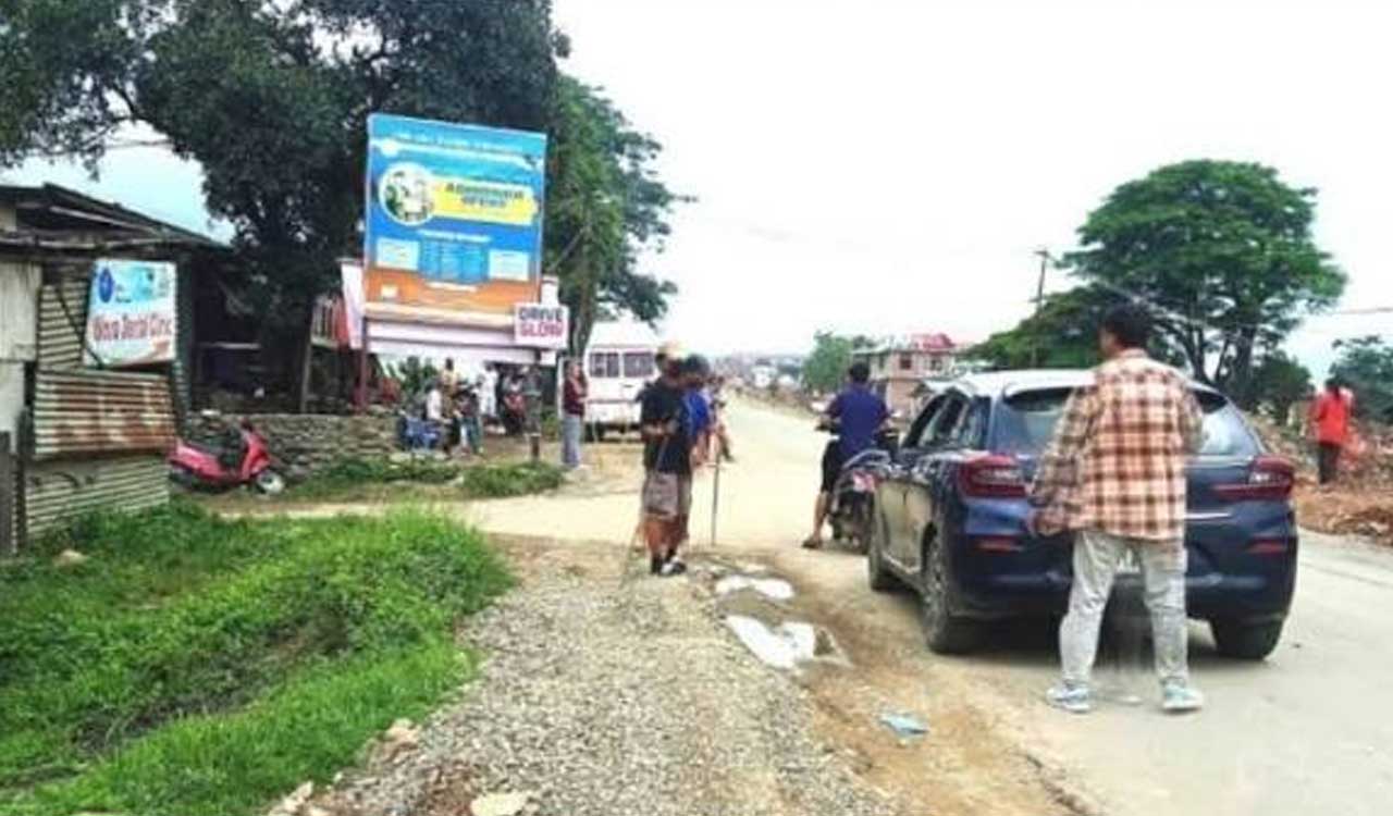 Kuki-Zo body urges governments to remove highway blockades in Manipur