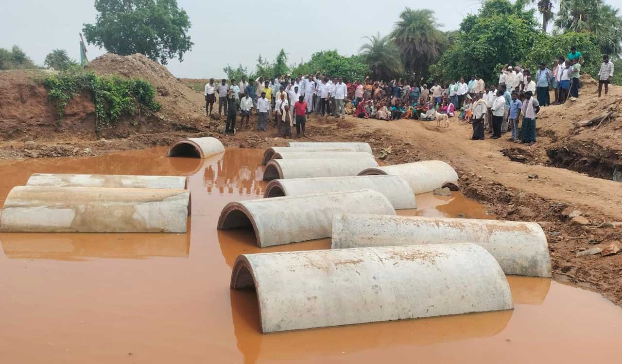 Villagers accuse Congress leaders of obstructing bridge works in Khammam’s Konijerla