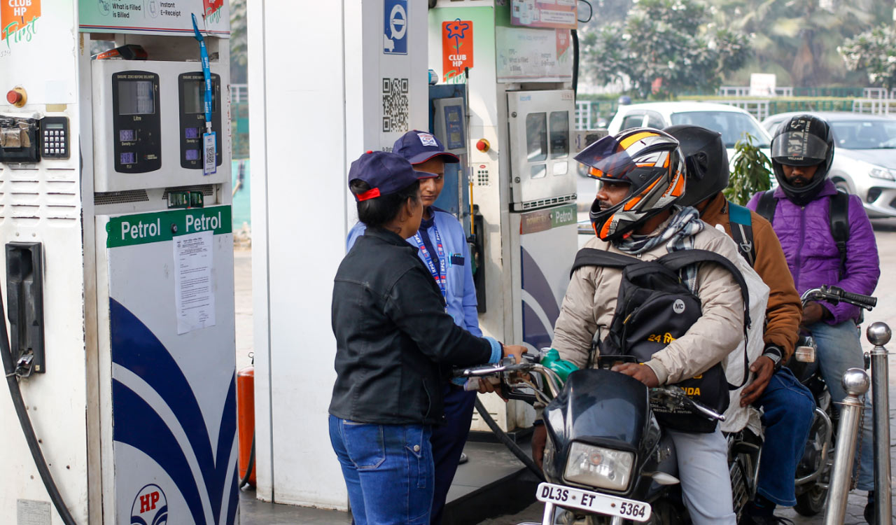 Govt curbs diesel hoarding as OMCs absorb losses of Rs 500 crore per day