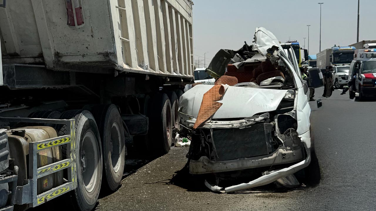 Seven Indians killed, nine injured in Dubai minibus accident