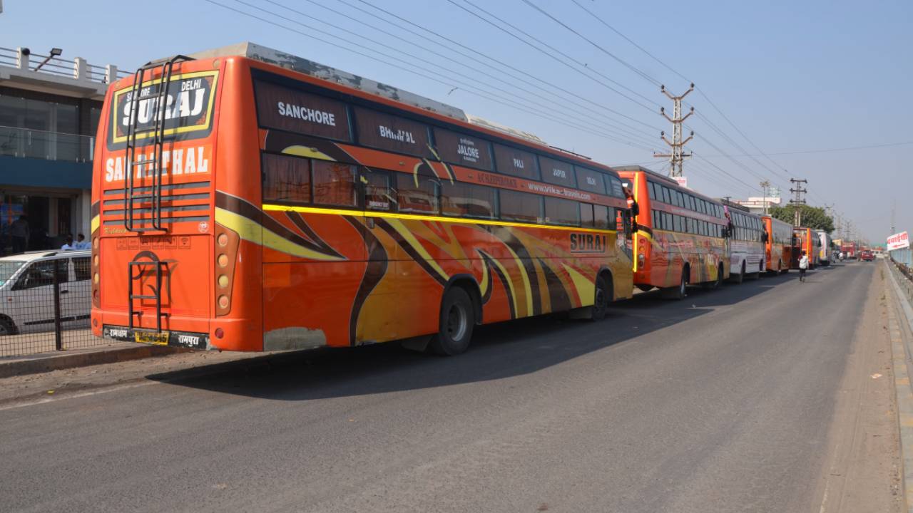 Glass-enclosed berths in AC sleeper buses flagged as safety risk