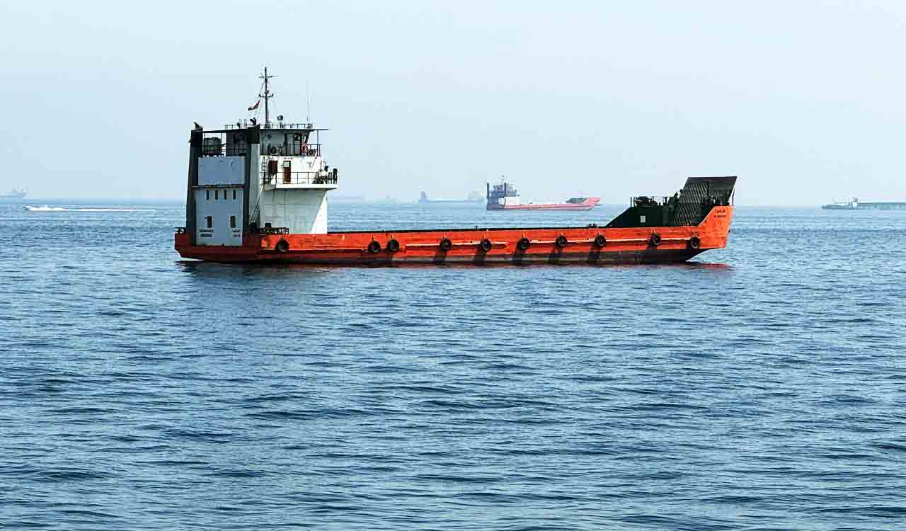 Vessels with nearly 80 mn barrels ready to test Hormuz opening