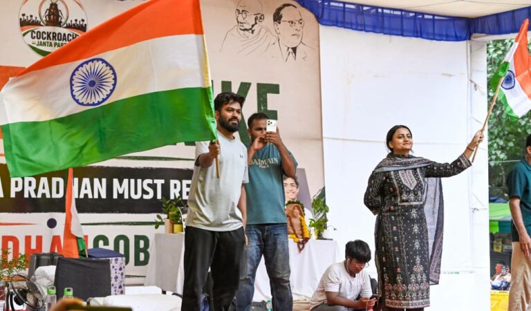 दिल्ली पुलिस ने संसद मार्च के लिए जंतर मंतर पर एकत्रित प्रदर्शनकारियों के लिए सुरक्षा बढ़ा दी