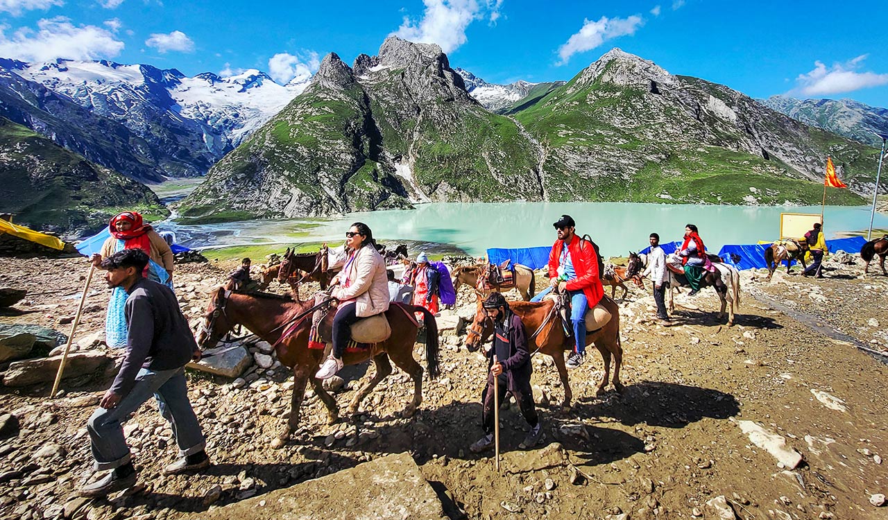 33 foreigners among 8,796 pilgrims leave for Amarnath from Jammu